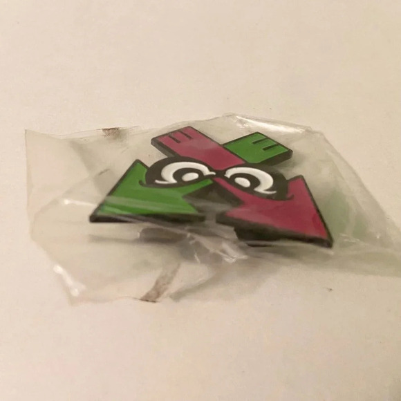 Splatoon Enamel Metal Pin Double Rubber Backing - Picture 7 of 7